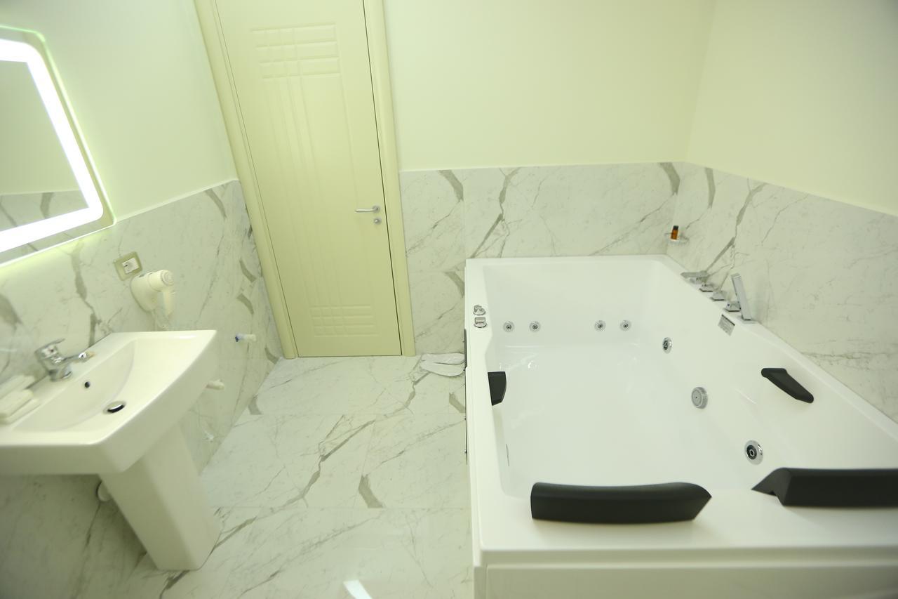 Hotel Vllaznia Shkoder Bagian luar foto