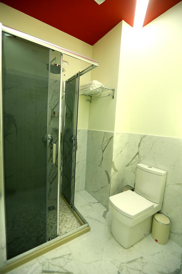 Hotel Vllaznia Shkoder Bagian luar foto