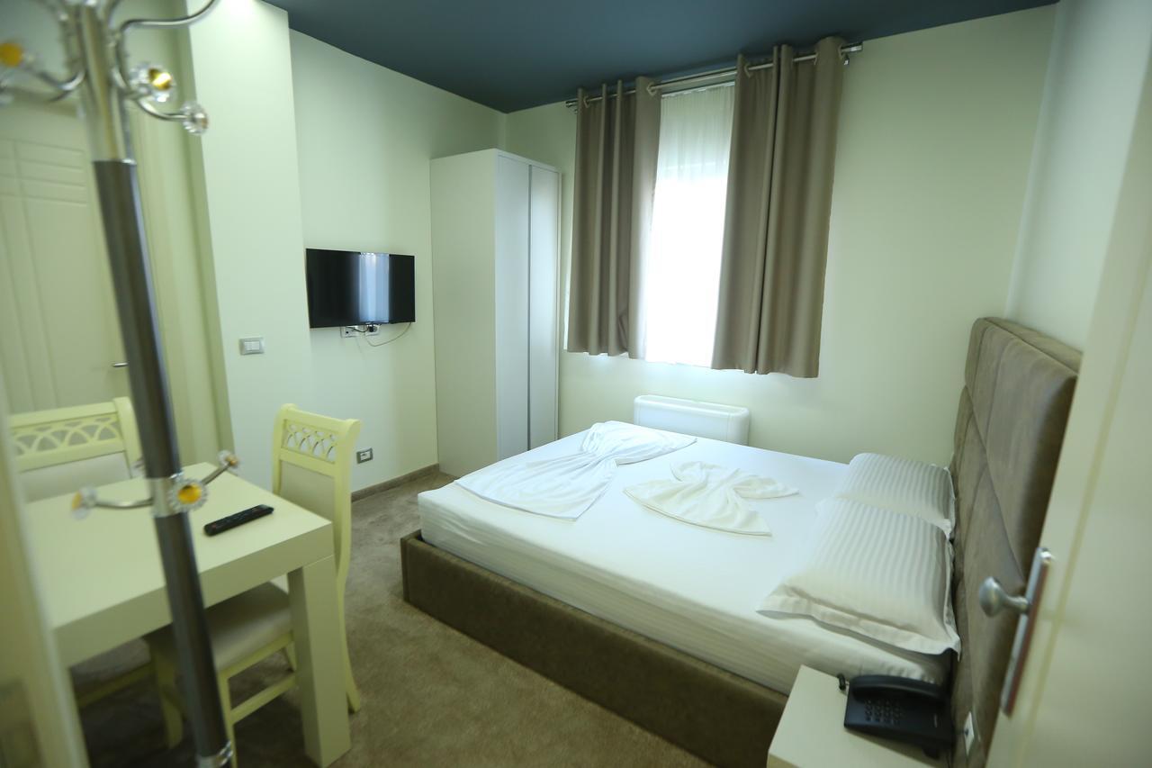 Hotel Vllaznia Shkoder Bagian luar foto